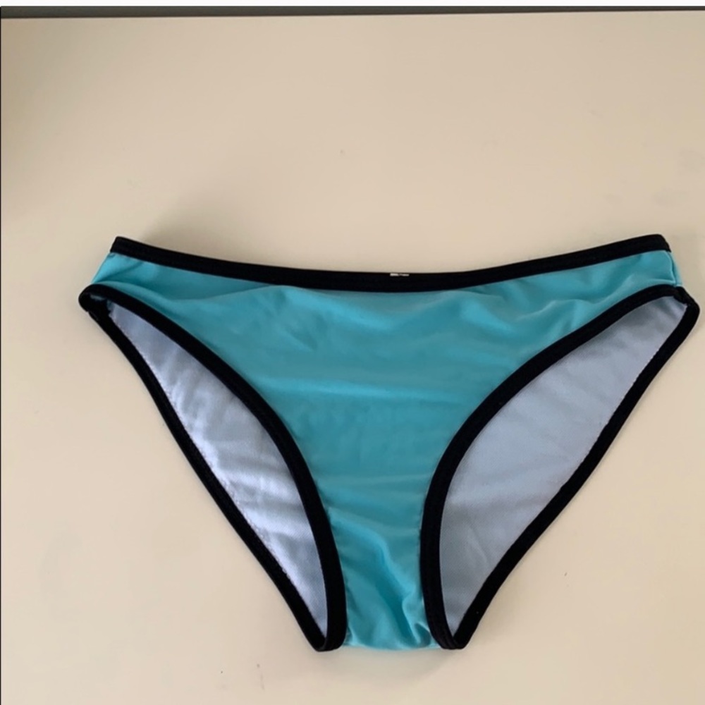 Bathing suit bottom bundle - Picture 3 of 5
